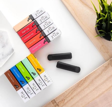 Mini Strawberry Banana – MYLÉ Disposable Vape Pods Dubai